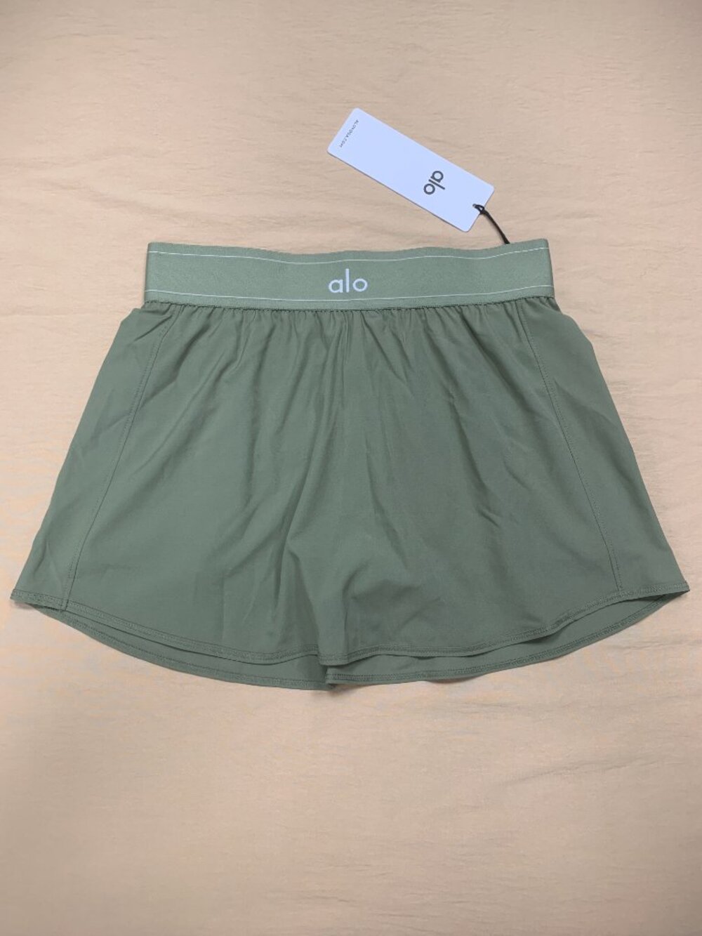 ALO Yoga Match Point Tennis Skirt Dune Grass💚New with tags - Picture 2 of 10
